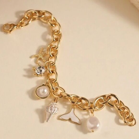 SALE 18k Gold Filled Iridescent Sea Shell Pearl Charm Bracelet - Picture 3 of 6